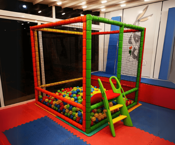Arctic Ball Pit Indoor Playground (6 ft 7 in × 6 ft 7 in × 6 ft 7 in)